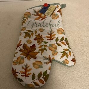Home Collection Autumn Leaves Oven Mitt